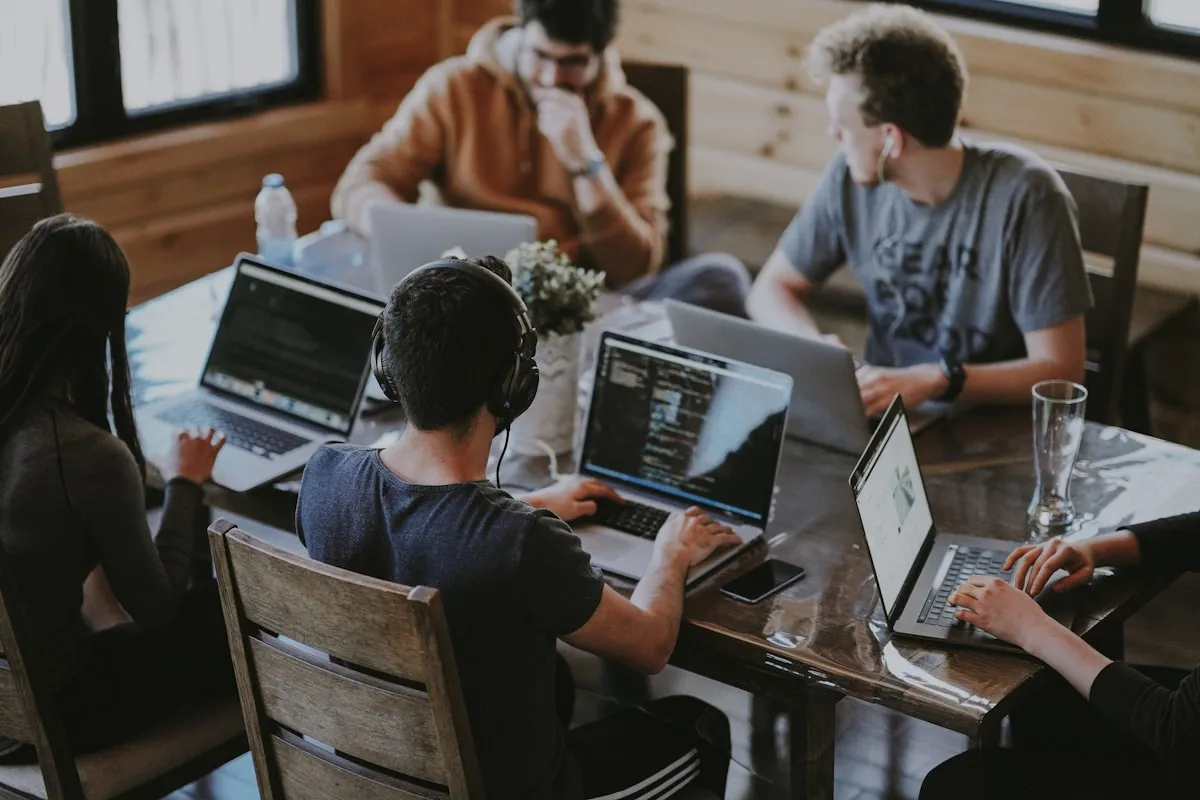 Office Workers and Tech